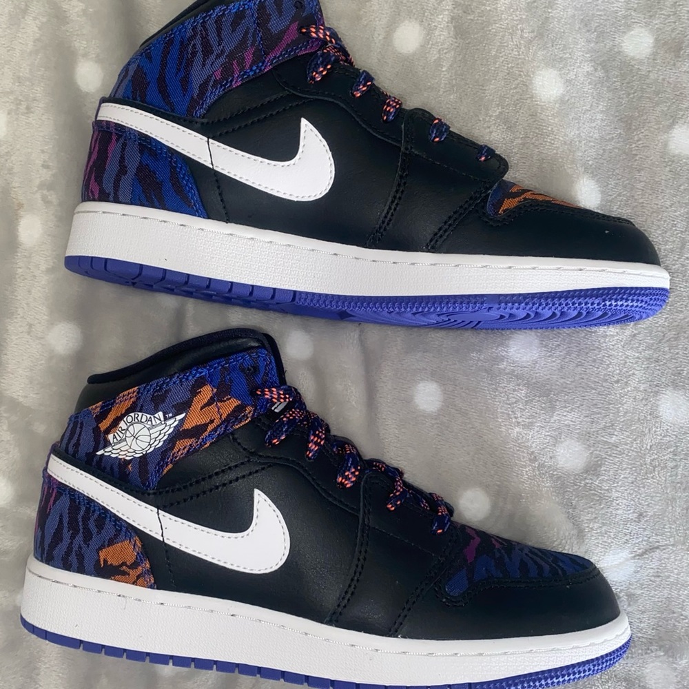 Air Jordan 1 Mid SE